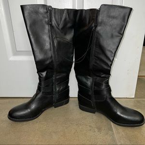 NWT Black Wide-calf Boots